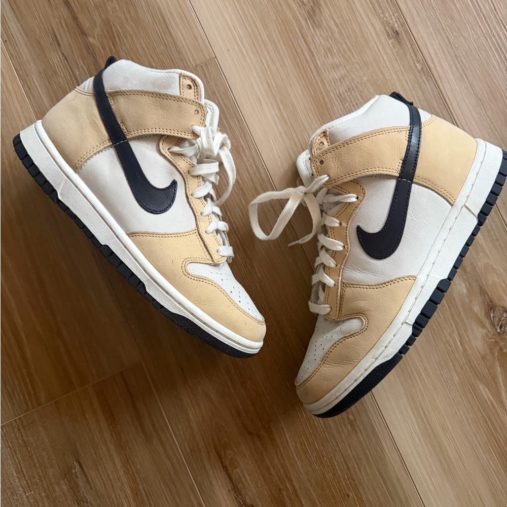 Nike women’s high top dunks, size 8. Pale yellow and navy. EUC - Picture 2 of 12